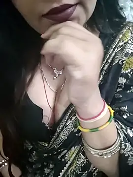Snapshot of Mayuri77 chatting on 05/27/26, 04:04 Mayuri77 online show from 05/27/26, 04:04