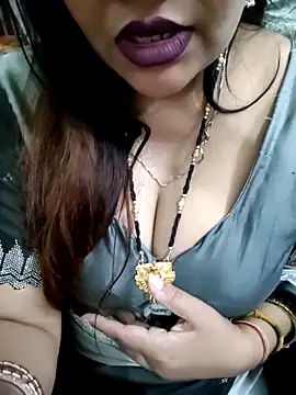 Snapshot of Mayuri77 chatting on 06/12/26, 05:23 Mayuri77 online show from 06/12/26, 05:23