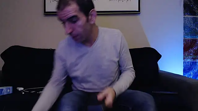 Snapshot of Samir_44200 chatting on 11/15/25, 02:31 Samir 44200 online show from 11/15/25, 02:31