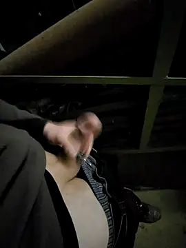 Snapshot of dirtyeeedii chatting on 09/15/25, 06:46 dirtyeeedii online show from 09/15/25, 06:46