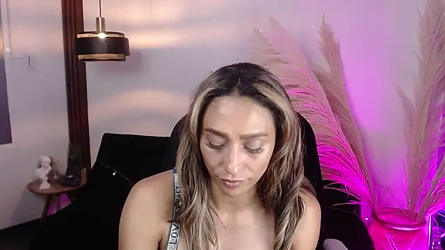 Snapshot of salome_drasin chatting on 09/12/25, 06:24 salome drasin online show from 09/12/25, 06:24
