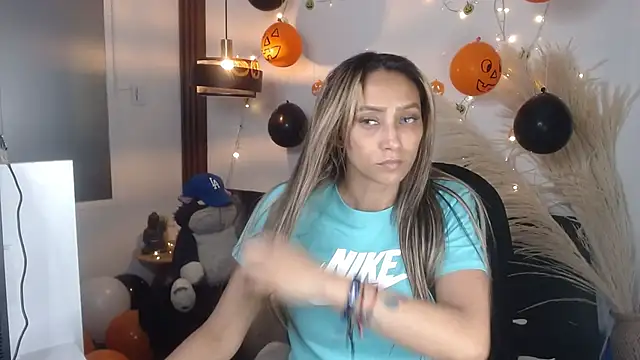 salome drasin online show from 11/03/25, 10:32