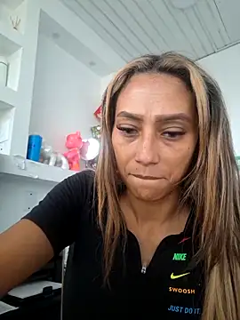 Snapshot of salome_drasin chatting on 12/18/25, 01:28 salome drasin online show from 12/18/25, 01:28