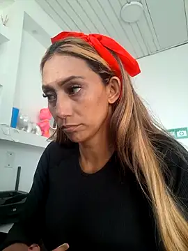 Snapshot of salome_drasin chatting on 01/07/26, 12:18 salome drasin online show from 01/07/26, 12:18