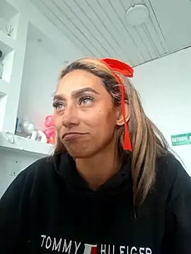 Snapshot of salome_drasin chatting on 01/08/26, 03:47 salome drasin online show from 01/08/26, 03:47