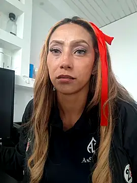 Snapshot of salome_drasin chatting on 01/13/26, 03:28 salome drasin online show from 01/13/26, 03:28