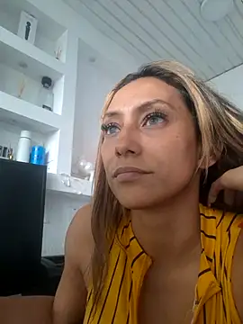 Snapshot of salome_drasin chatting on 01/16/26, 04:22 salome drasin online show from 01/16/26, 04:22