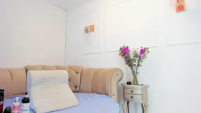 Snapshot of briannaduque chatting on 02/22/25, 12:40 briannaduque online show from 02/22/25, 12:40