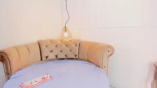 Snapshot of briannaduque chatting on 03/13/25, 01:18 briannaduque online show from 03/13/25, 01:18