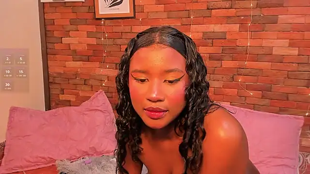 Snapshot of emmamillher chatting on 02/27/25, 09:58 emmamillher online show from 02/27/25, 09:58