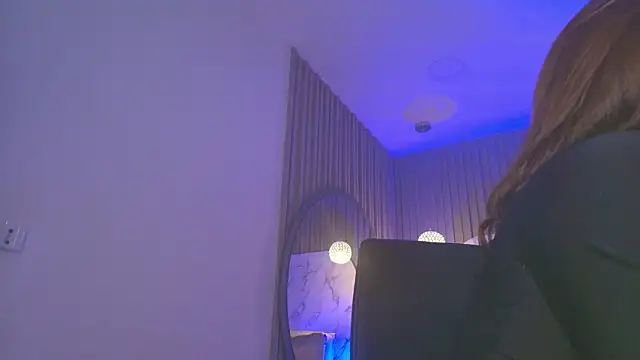 Snapshot of Franchesca_De_Luca chatting on 03/25/26, 01:55 Franchesca De Luca online show from 03/25/26, 01:55