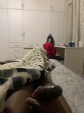 Snapshot of GangsterCouple-Aimy-Jonny chatting on 11/18/25, 10:03 GangsterCouple-Aimy-Jonny online show from 11/18/25, 10:03