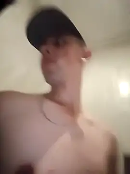 Snapshot of EE9EE9 chatting on 12/18/24, 03:26 EE9EE9 online show from 12/18/24, 03:26