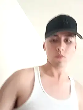 Snapshot of EE9EE9 chatting on 01/16/25, 08:57 EE9EE9 online show from 01/16/25, 08:57