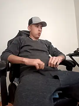 Snapshot of EE9EE9 chatting on 11/29/25, 05:16 EE9EE9 online show from 11/29/25, 05:16