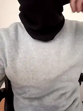 Snapshot of EE9EE9 chatting on 02/10/26, 05:50 EE9EE9 online show from 02/10/26, 05:50