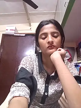 Snapshot of BabySlimmy10 chatting on 10/12/25, 10:09 BabySlimmy10 online show from 10/12/25, 10:09