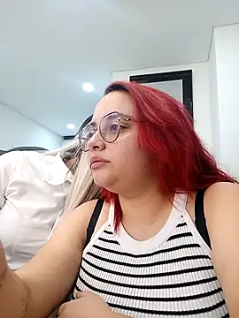 Snapshot of CURVY-HORNY chatting on 11/08/25, 03:07 CURVY-HORNY online show from 11/08/25, 03:07