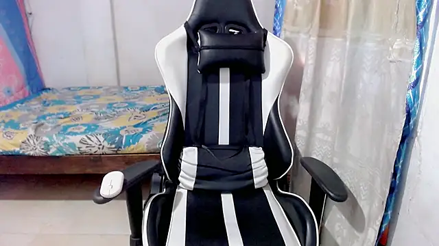 danilo302209 online show from 02/04/25, 04:29