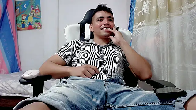 danilo302209 online show from 02/25/25, 05:04