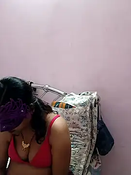 Snapshot of Cute-manisha chatting on 01/05/25, 03:02 Cute-manisha online show from 01/05/25, 03:02