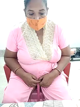 Hotty-rumi online show from 11/25/25, 12:27