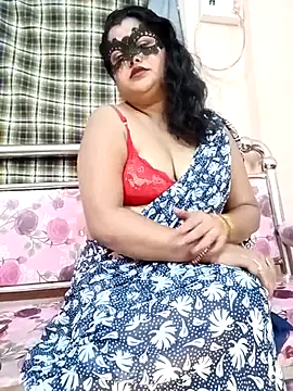 Snapshot of hottbabycam chatting on 06/26/26, 02:43 hottbabycam online show from 06/26/26, 02:43