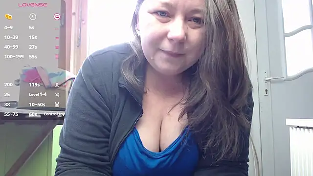 Snapshot of KasiaPrivat chatting on 01/04/25, 09:43 KasiaPrivat online show from 01/04/25, 09:43