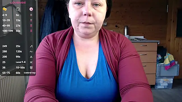 Snapshot of KasiaPrivat chatting on 02/28/25, 12:09 KasiaPrivat online show from 02/28/25, 12:09