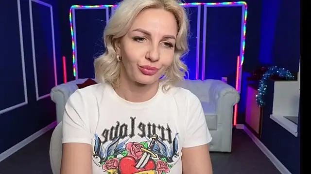 Snapshot of Barbara_Blonde chatting on 01/02/25, 07:44 Barbara Blonde online show from 01/02/25, 07:44