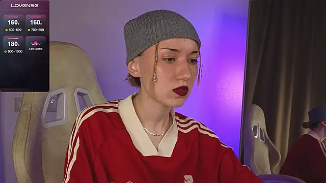 Maddy Garcia online show from 12/08/24, 05:33