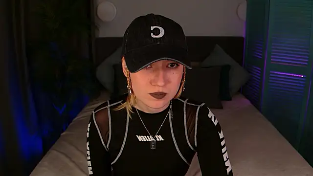 Maddy Garcia online show from 10/14/25, 10:54