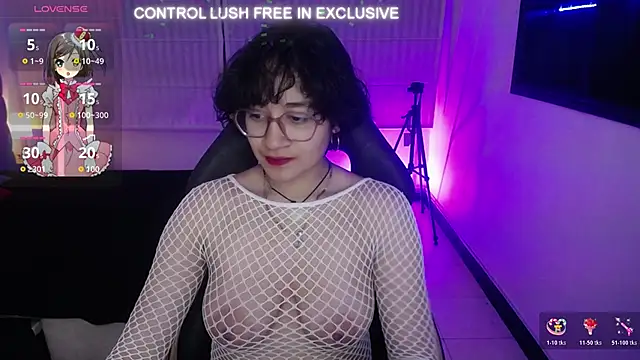 Lili Gomez  online show from 11/28/25, 01:47