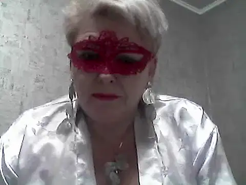 Snapshot of Lisa_Suzie chatting on 12/19/24, 06:45 Lisa Suzie online show from 12/19/24, 06:45