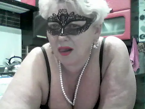 Lisa Suzie online show from 04/14/26, 06:36