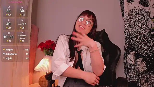 Lia Sweett  online show from 02/28/25, 05:48