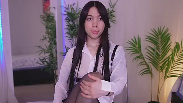 Lia Sweett  online show from 06/19/26, 04:22
