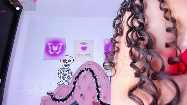 amandalee01 online show from 10/16/25, 07:48