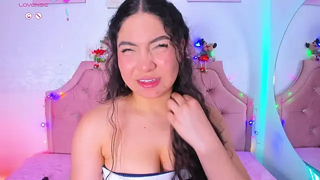 amandalee01 online show from 12/05/25, 08:05