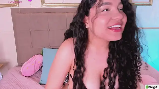 amandalee01 online show from 06/04/26, 08:37