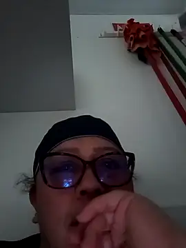 Darly Gomez online show from 10/18/25, 07:58