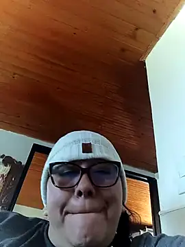 Darly Gomez online show from 11/26/25, 01:23