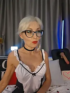 Snapshot of Milforja chatting on 05/27/26, 06:49 Milforja online show from 05/27/26, 06:49