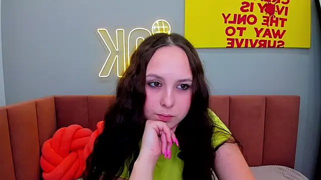 BeatriceReeves online show from 06/06/26, 01:11