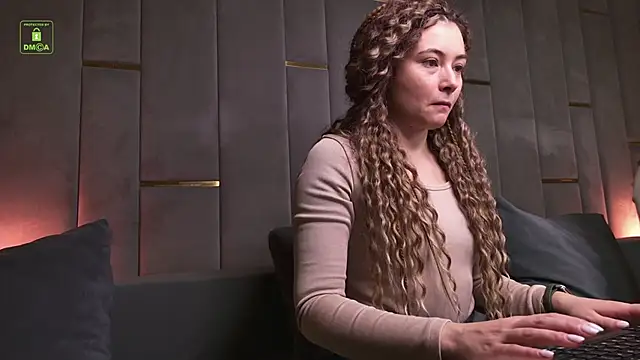 Ishtar Divine online show from 12/16/25, 04:50