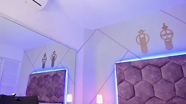 aggy castel online show from 01/24/25, 08:32