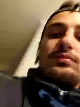 Snapshot of salvat22 chatting on 12/30/24, 05:34 salvat22 online show from 12/30/24, 05:34