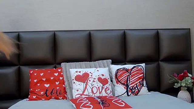 Snapshot of FoxyJoy chatting on 02/13/26, 09:11 FoxyJoy online show from 02/13/26, 09:11