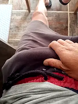 Snapshot of paubabando_ chatting on 01/03/25, 01:03 paubabando  online show from 01/03/25, 01:03