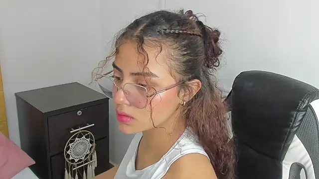 yaya23x online show from 01/13/25, 07:31